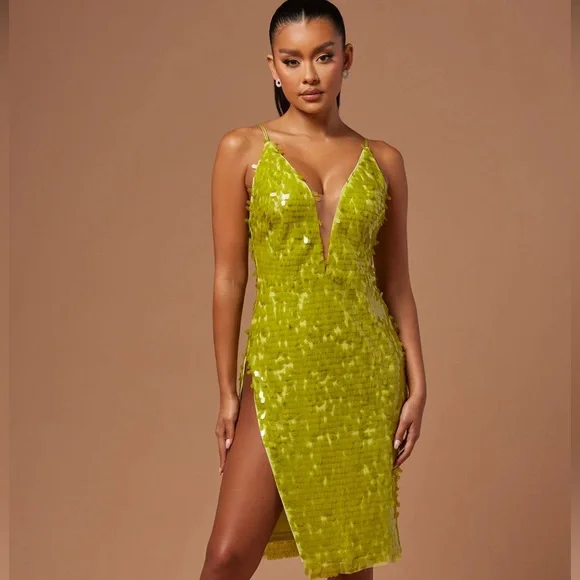 FNOVA 🔥 Fiona Sequined Midi Dress 😍🔥 - Picture 5 of 6